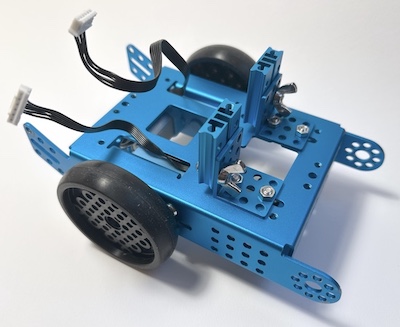 Winkel für Gehäuse anbauen